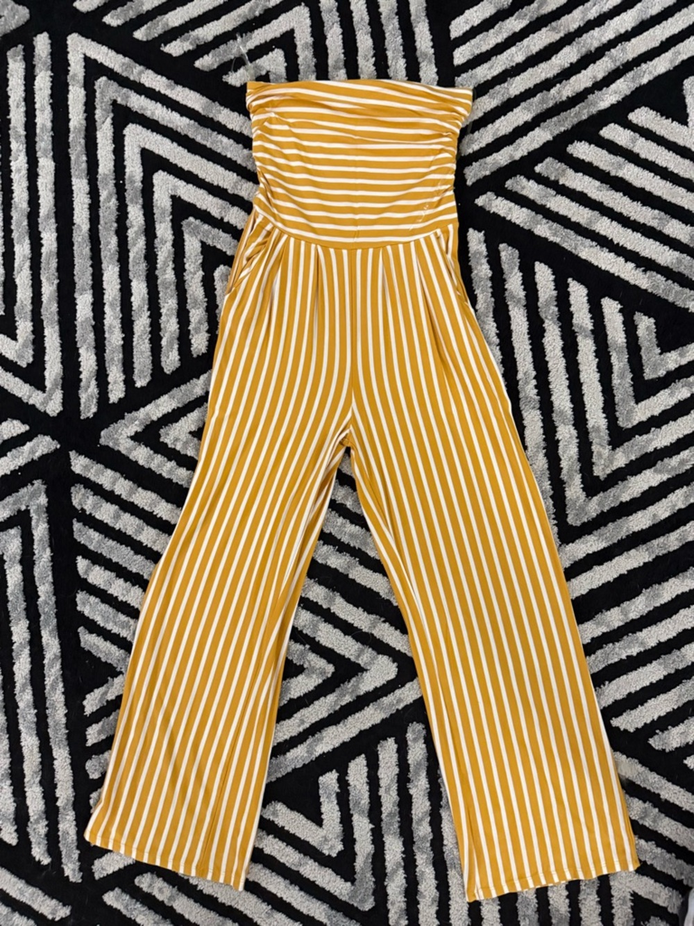 Heart Hips Mustard Yellow & White Strapless Wide-Leg Jumpsuit